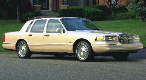 Xe Lincoln Town Car (ảnh minh hoạ, ảnh wordpress)